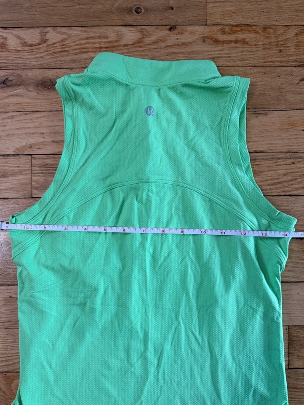 Lululemon Front Zip Mock-Neck Tennis Tank Top in Scream Green Light, Size 2 - Picture 4 of 5